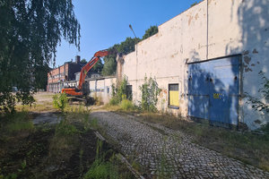 Wyburzenie 14 budynków, wykop 70 tys m3 + zasypki i remedacja Wrocław ul. Kolejowa