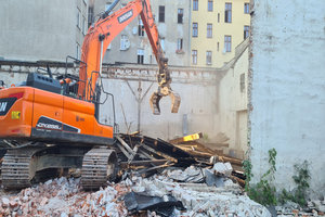 Wyburzenie 14 budynków, wykop 70 tys m3 + zasypki i remedacja Wrocław ul. Kolejowa