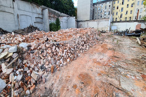 Wyburzenie 14 budynków, wykop 70 tys m3 + zasypki i remedacja Wrocław ul. Kolejowa