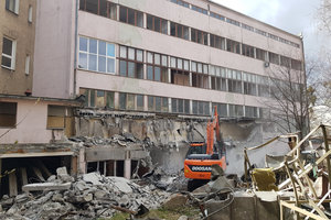 Wyburzenie szpitala kolejowego przy ul. Wiśniowej we Wrocławiu