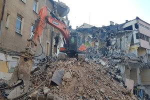 Wyburzenie szpitala kolejowego przy ul. Wiśniowej we Wrocławiu
