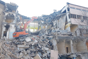Wyburzenie szpitala kolejowego przy ul. Wiśniowej we Wrocławiu