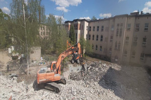 Wyburzenie szpitala kolejowego przy ul. Wiśniowej we Wrocławiu